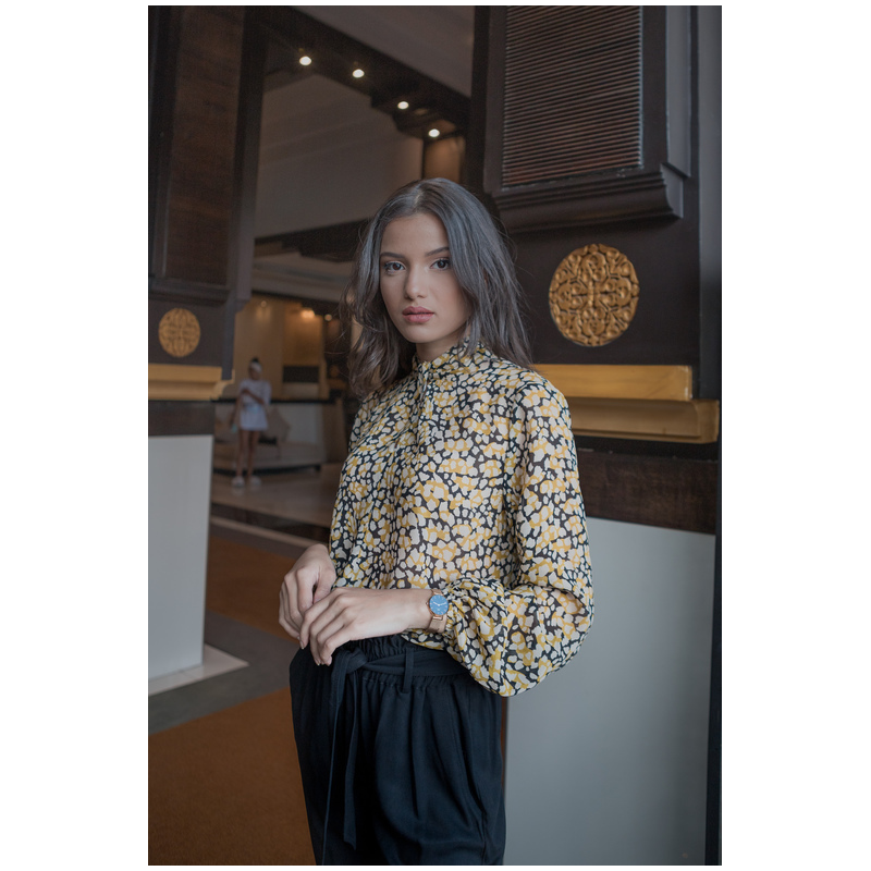 Blouse ornée