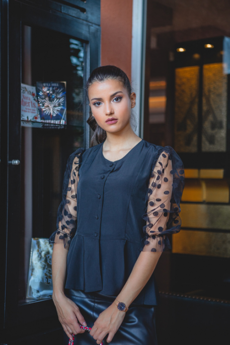 Blouse noire manche transparent