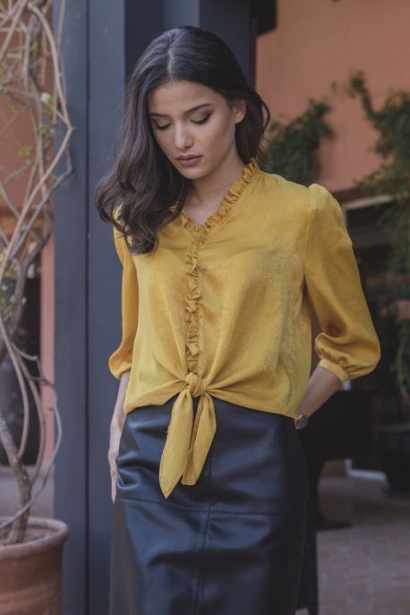Blouse jaune élégante à manches longues