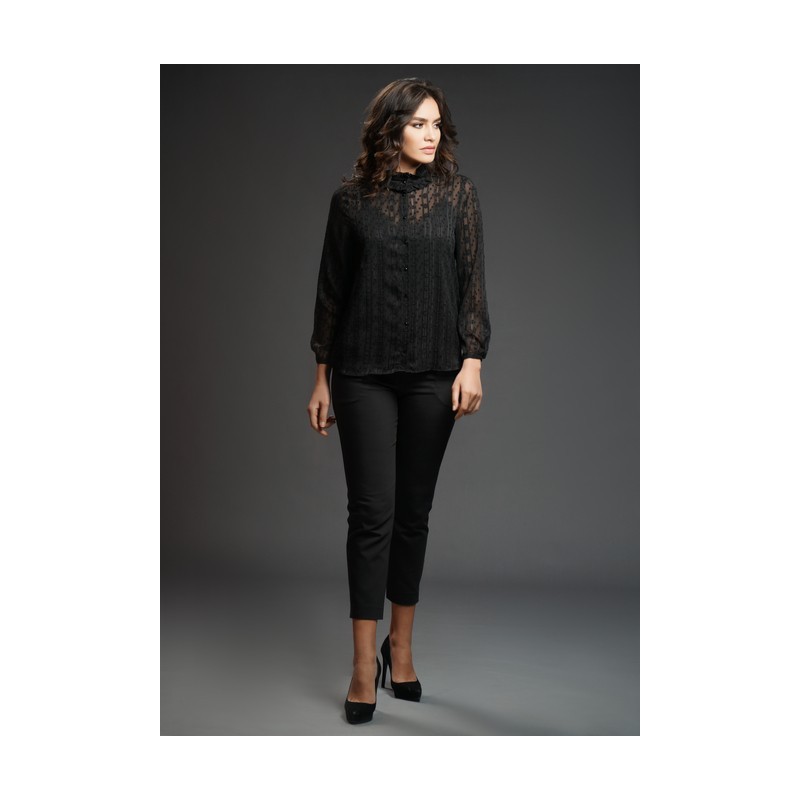 Blouse noire À COL VOLANT