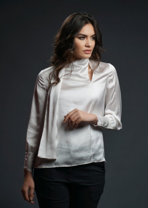 Blouse col foulard blanche
