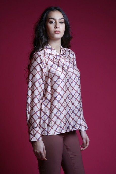 Chemise à motif blanc et marron pour femme : Un style original.