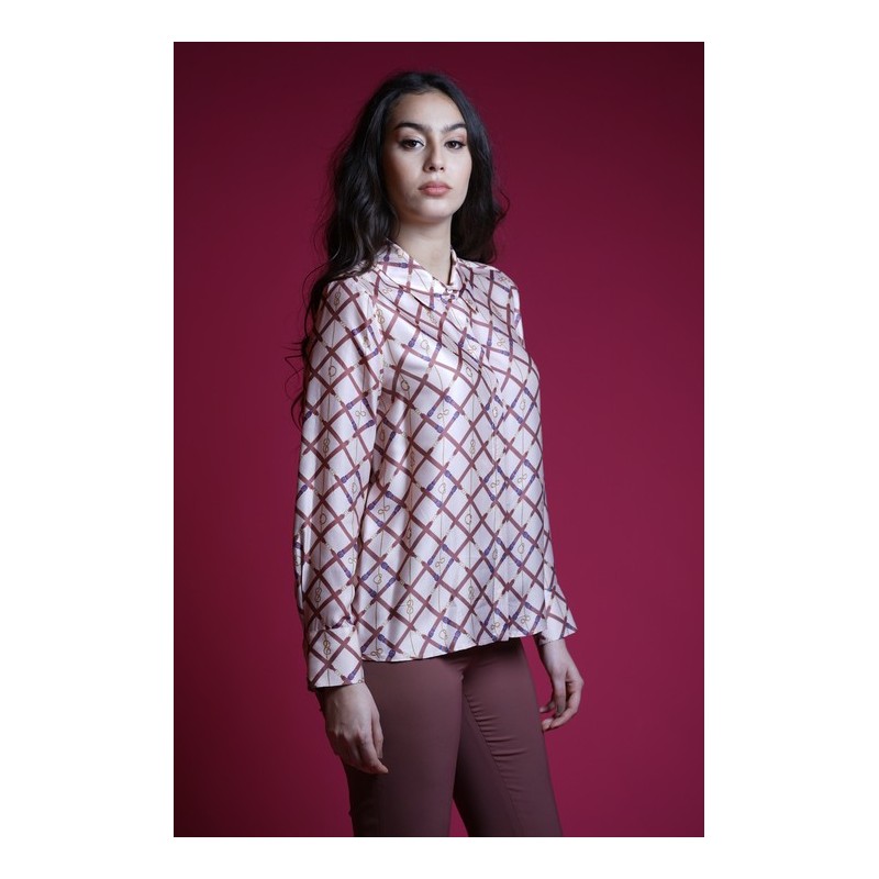 Chemise à motif blanc et marron pour femme : Un style original.