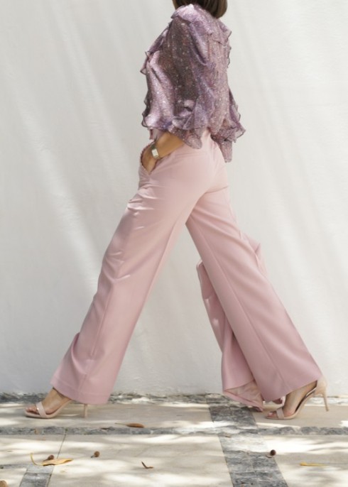 Pantalon rose pour femmes, une couleur féminine et pétillante.