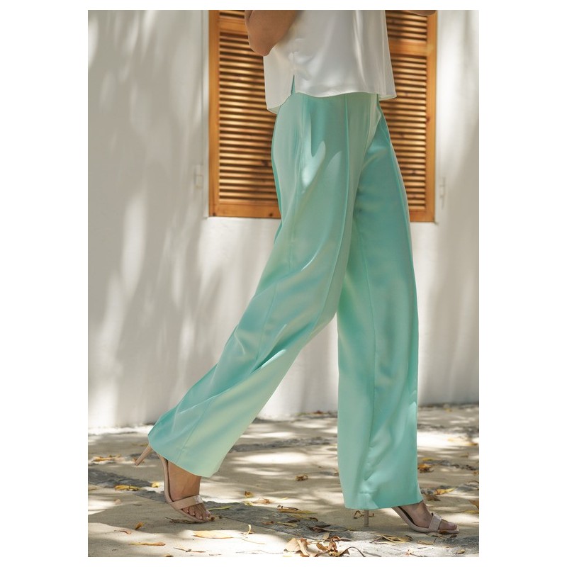 Pantalon aigue-marine pour femmes, une teinte douce et apaisante.
