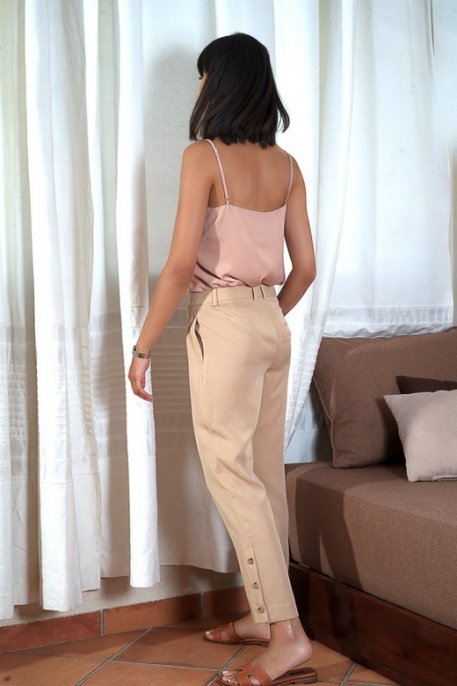 Pantalon boutonee