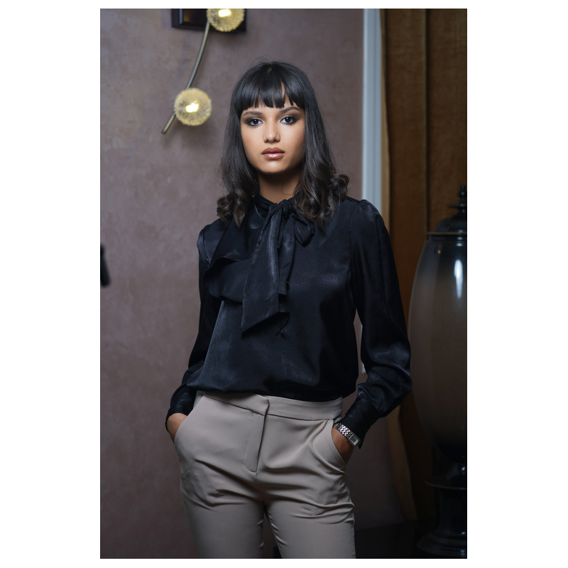 Blouse col fantaisie noeud