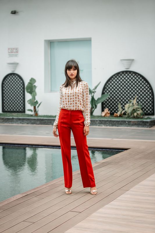 BLOUSE FLUIDE A COL VOLANTE