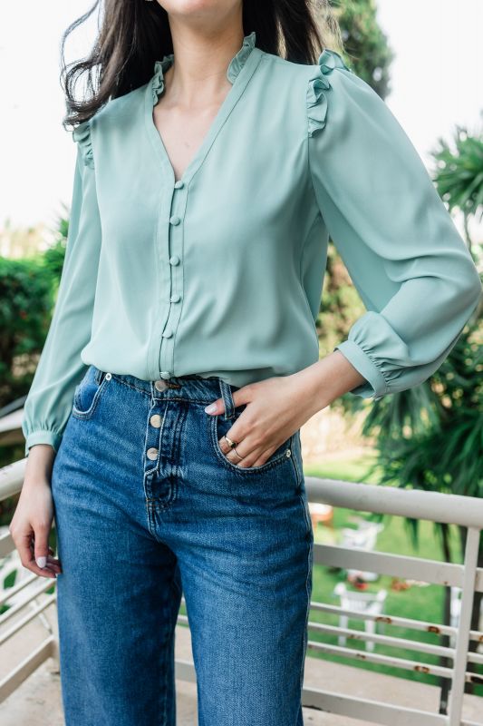 détails du Blouse verte pastel avec blue jean