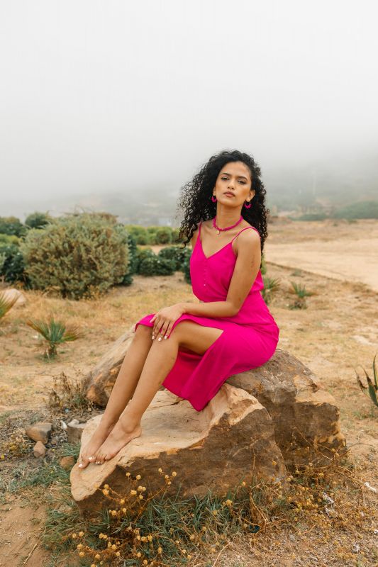 Jupe féminine dans une nuance de rose délicate.