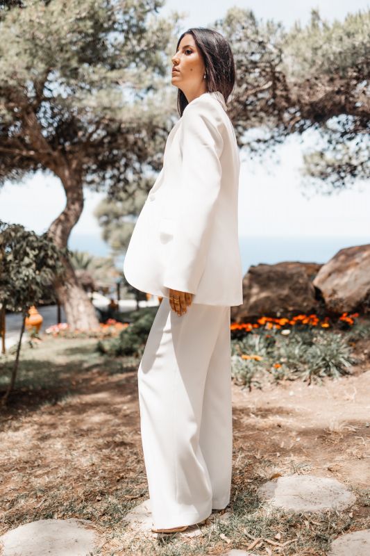 Un pantalon long à la mode pour femmes, une allure sophistiquée.