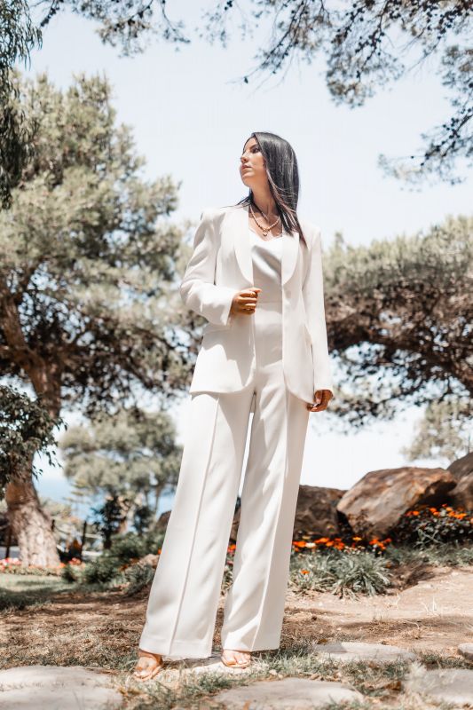 Un pantalon long à la mode pour femmes, une allure sophistiquée.