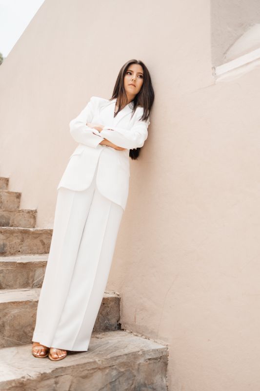 Un pantalon long à la mode pour femmes, une allure sophistiquée.