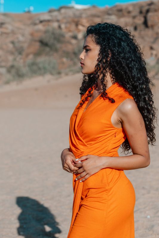 Robe en orange, pour un look éclatant et original