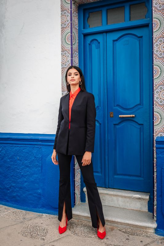 Pantalon noir stylé pour toutes occasions pour femmes.