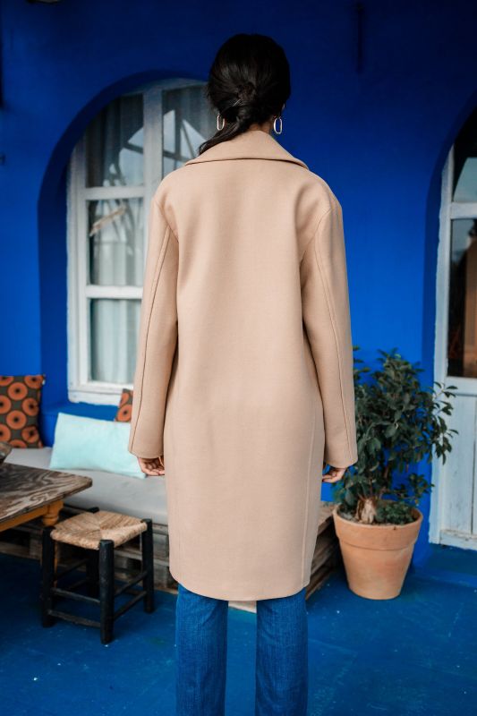 MANTEAU VIENNE de la collection tweed en beige, design élégant pour femmes.