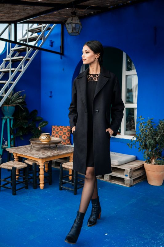 Manteau long VIENNE pour femmes en tweed noir, sophistication et style épuré avec un bouton.