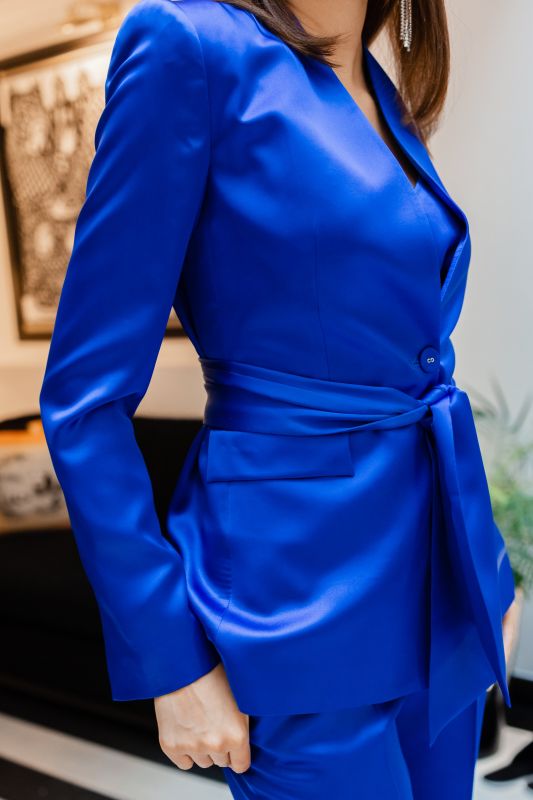 Détails raffinés de la Veste Stacy bleue - Back in Style ANAE MOROCCO