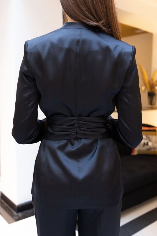 Détails raffinés de la Veste Ruth noire - Style moderne Back in Style ANAE MOROCCO