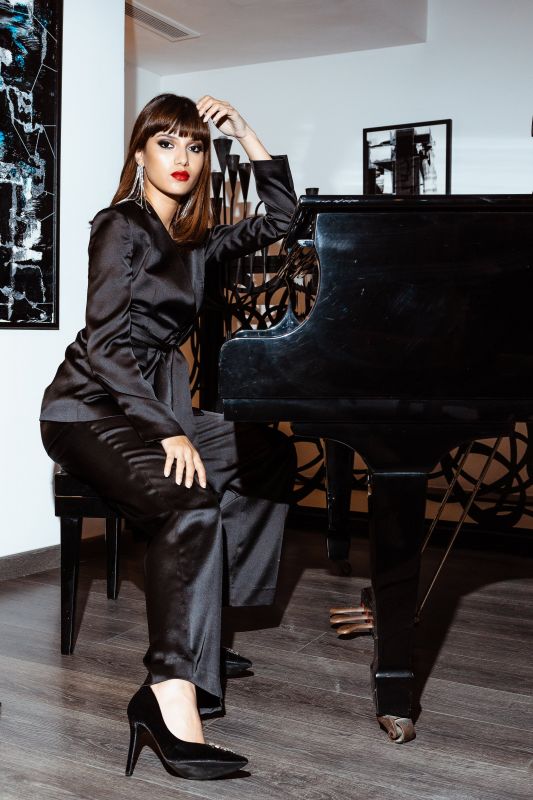 Veste Ruth noire classique - Collection Back in Style ANAE MOROCCO