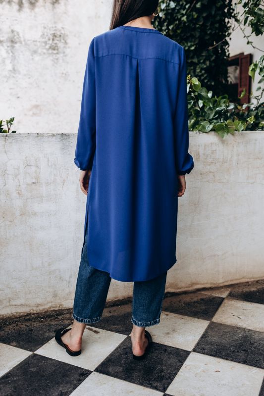 Sublimez votre garde-robe du Ramadan avec la Tunique Louiza d'ANAE – l'alliance parfaite de la simplicité et de l'élégance.