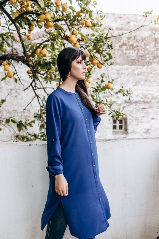 Sublimez votre garde-robe du Ramadan avec la Tunique Louiza d'ANAE – l'alliance parfaite de la simplicité et de l'élégance.