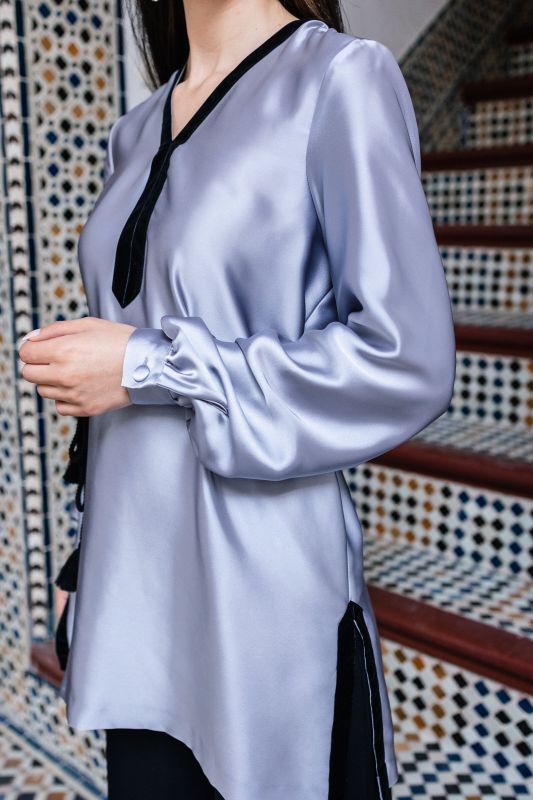Détails de la blouse silver