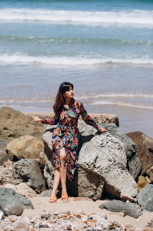 Une robe à motif pour femmes, une tenue qui attire l'attention et qui respire la personnalité.