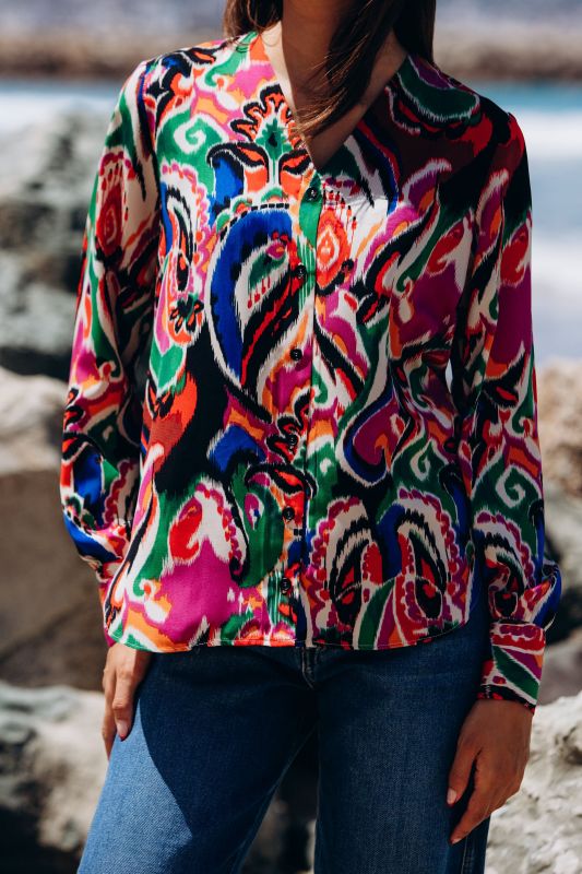 Détails de la blouse : Palette de couleurs éclatante.