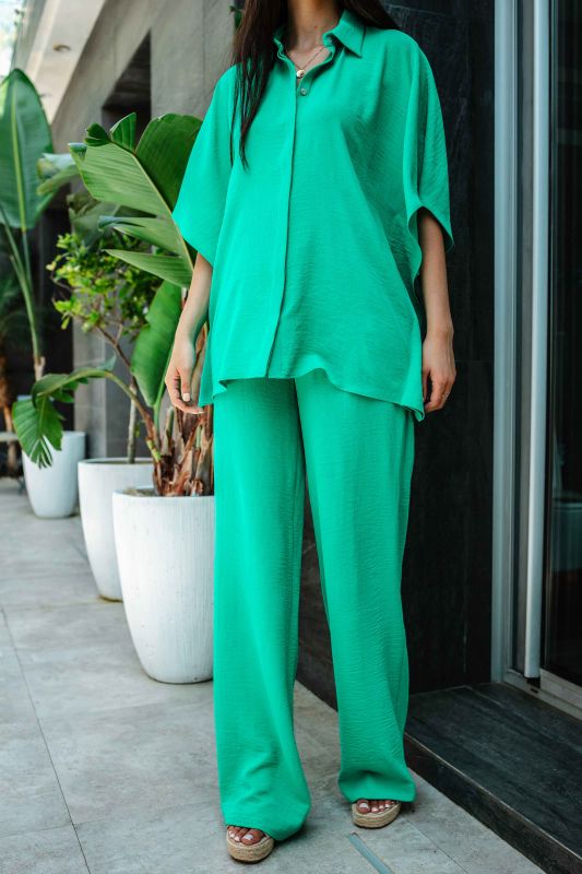 Chemise femme en vert : Une couleur naturelle et rafraîchissante.