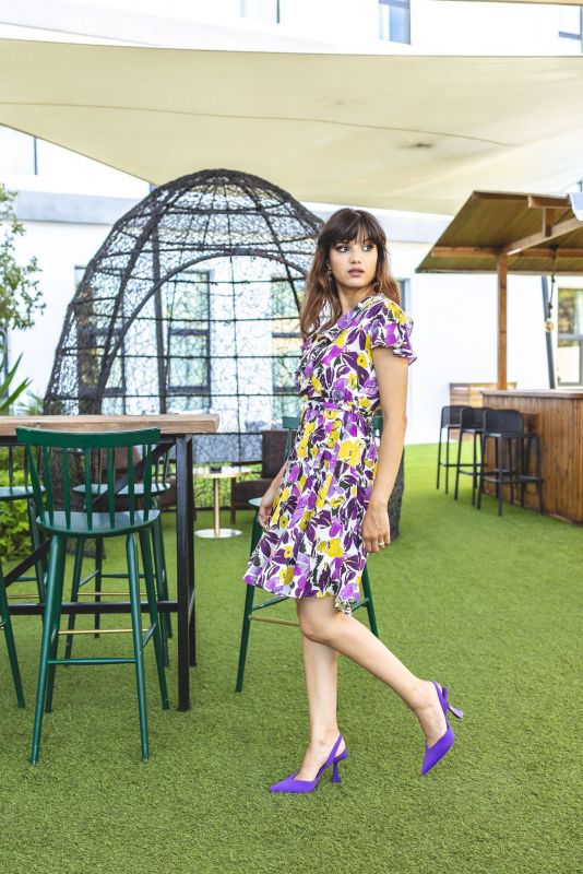 Robe à imprimé floral pour femmes, un choix frais et féminin.