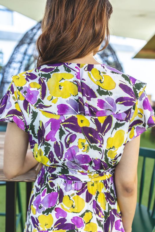 Robe à imprimé floral pour femmes, un choix frais et féminin.