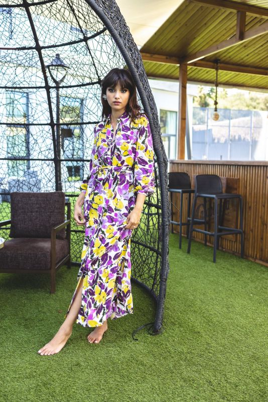 Robe à imprimé floral pour femmes, un choix frais et féminin.