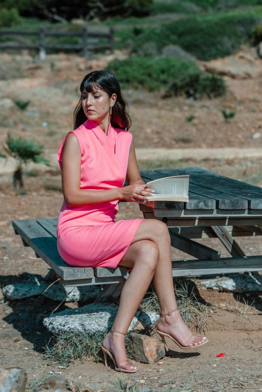 Robe Letty rose poudré pour une élégance quotidienne.