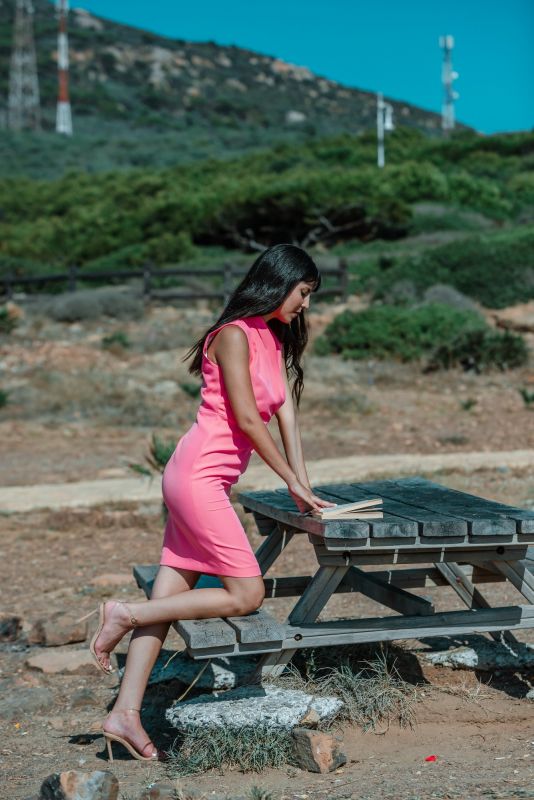 Robe Letty rose poudré pour une élégance quotidienne.