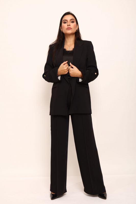 Veste Serena noire pour femmes de Natural 23, avant, chic et tendance.