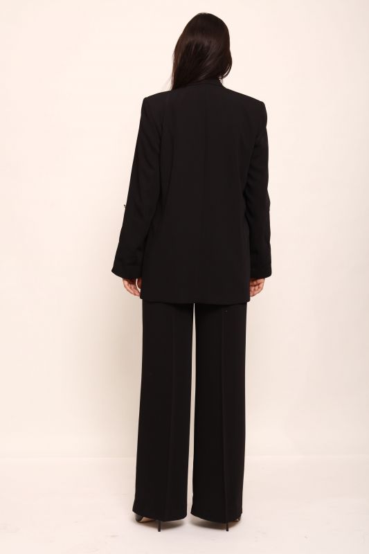 Un pantalon noir classique pour femmes, pour un look sobre et élégant.