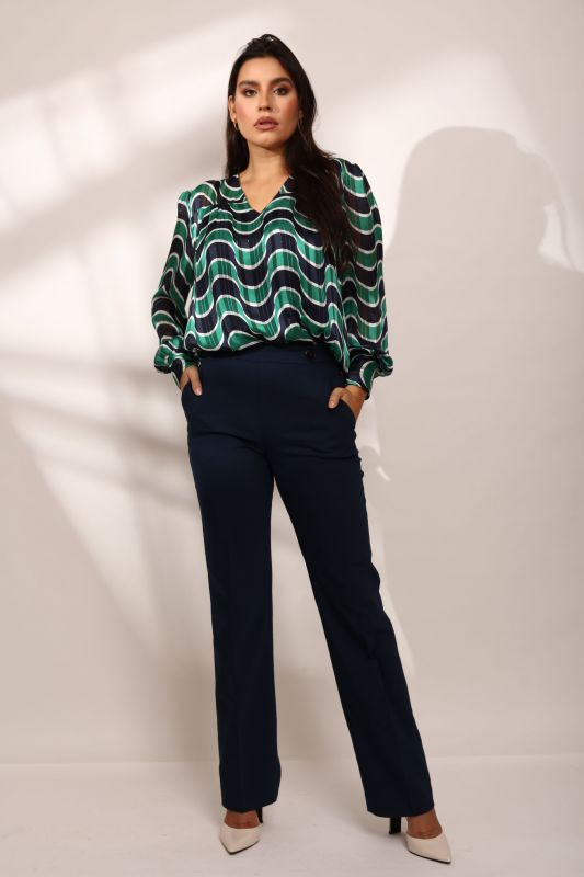 Chemise avec des motifs en noir et vert