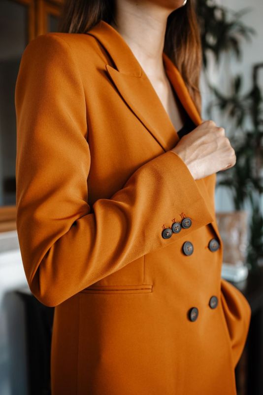 Détails de la Veste Mocha en couleur whisky - Collection Autumn ANAE MOROCCO