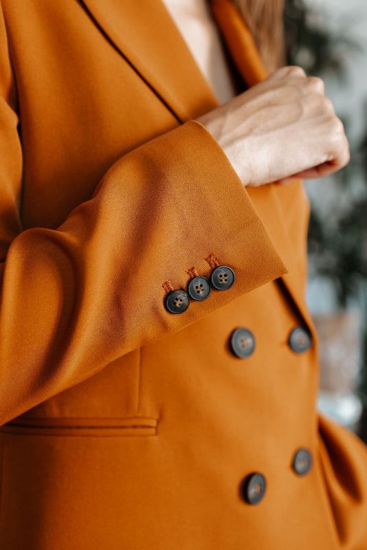 Détails de la Veste Mocha en couleur whisky - Collection Autumn ANAE MOROCCO
