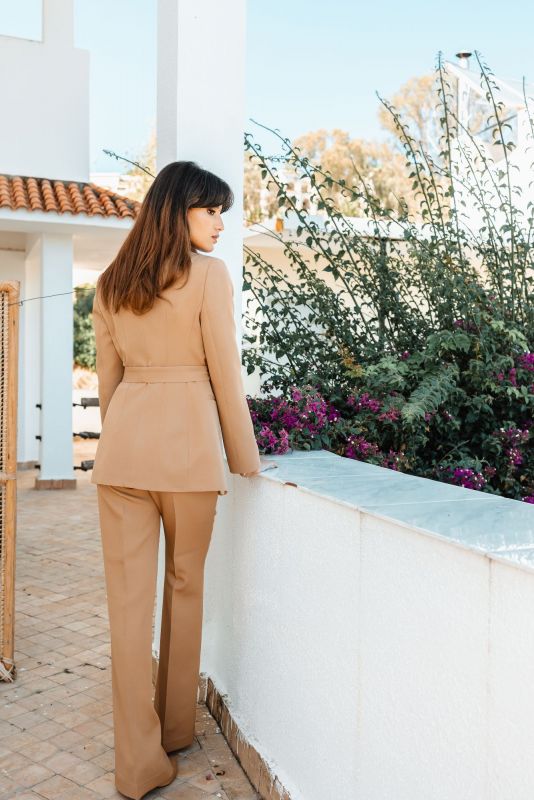 Veste camel STEVEN de FALL 23, parfaite pour une allure sophistiquée en automne.
