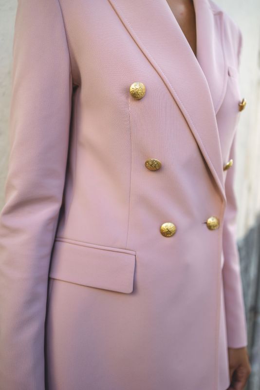 VESTE CLINTON de la collection Checks, en rose avec double boutonnage, parfaite pour une tenue chic et tendance.