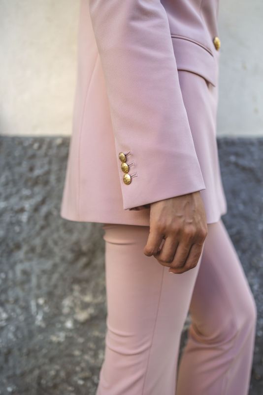 VESTE CLINTON de la collection Checks, en rose avec double boutonnage, parfaite pour une tenue chic et tendance.