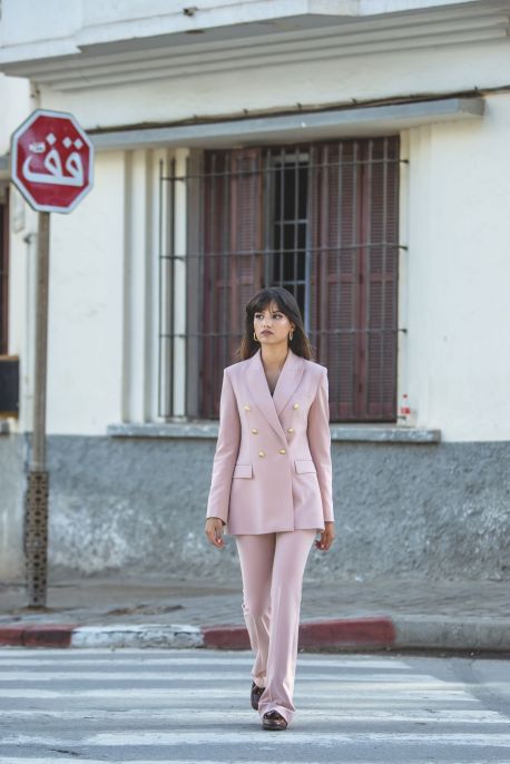 PANTALON CLINTON pour femme de la collection Checks en rose, un choix audacieux pour un style moderne et élégant.