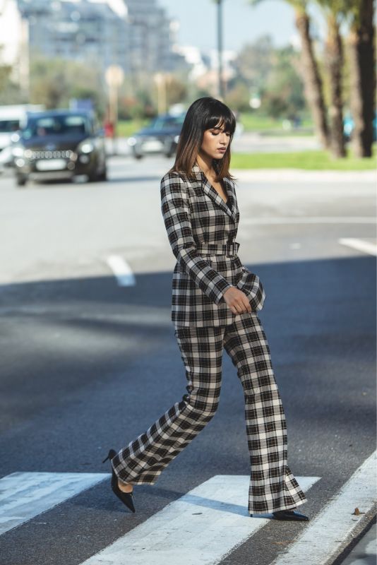 PANTALON RALPH pour femme, motif à carreaux de la Checks Collection, élégance classique pour un style raffiné.