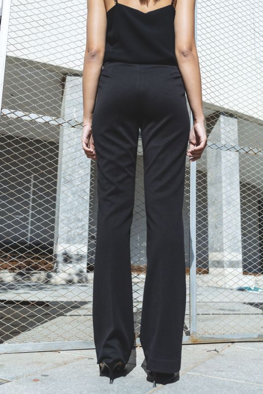 Pantalon habillé AARON, tendance mode pour femme, couleur noire intemporelle.