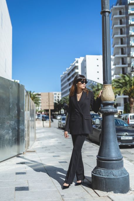 Pantalon AARON noir élégant pour femme, style urbain-chic.